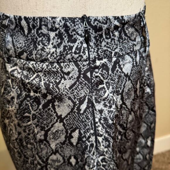 Molly Bracken skirt midi length pleated snakeskin lined with high slit Sz Small - Picture 6 of 10